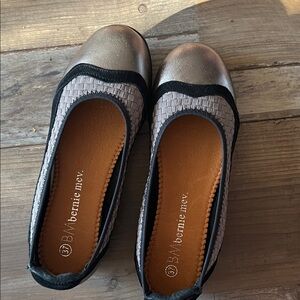 bernie mev. Metallic Silver and Black Woven Ballet Flats